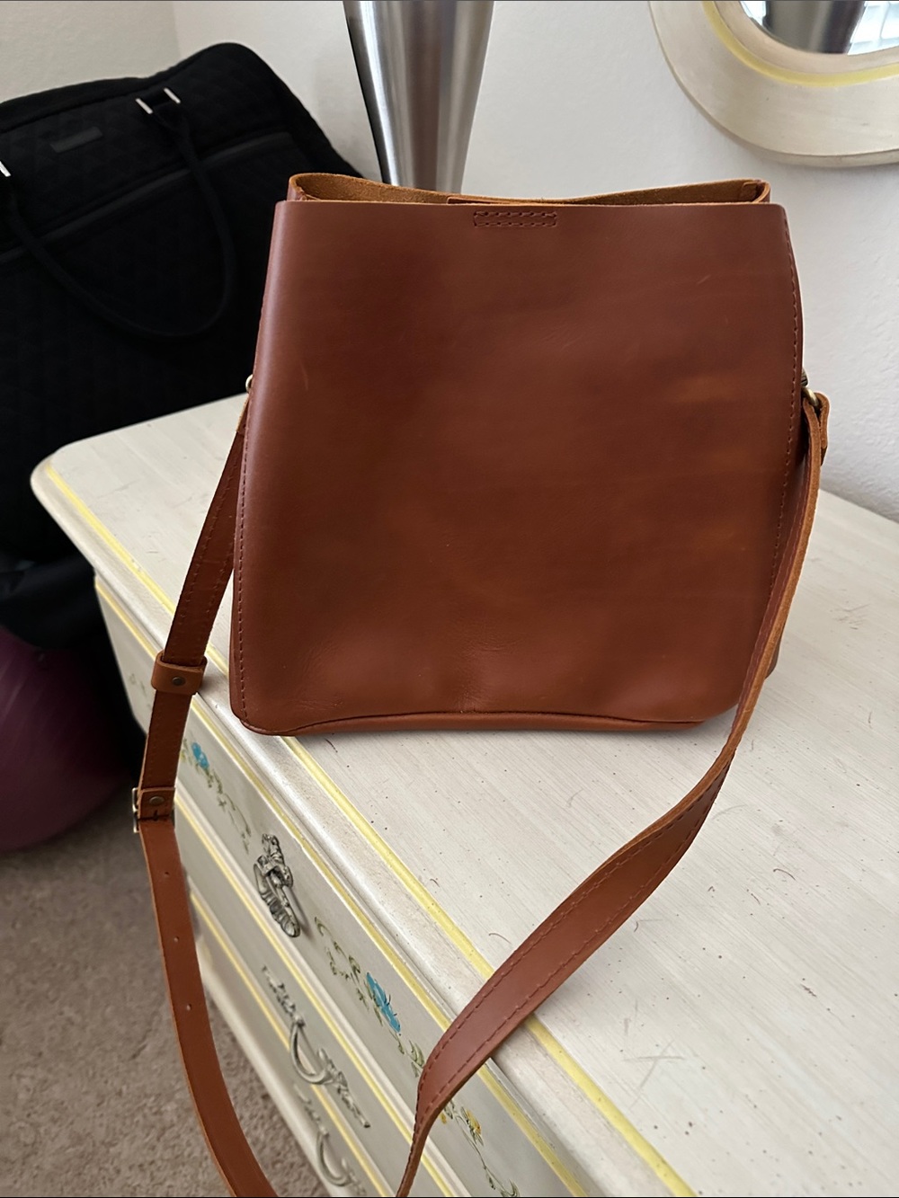 Portland Leather Honey Brown Butterfly Bucket Shoulder Bag - Picture 6 of 10